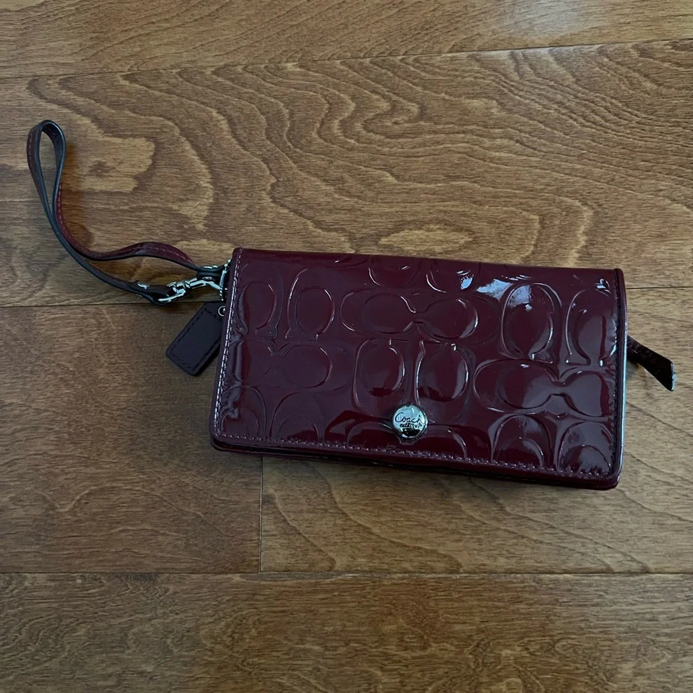 Coach Patent Red Leather Water/Wristlet - Picture 1 of 7
